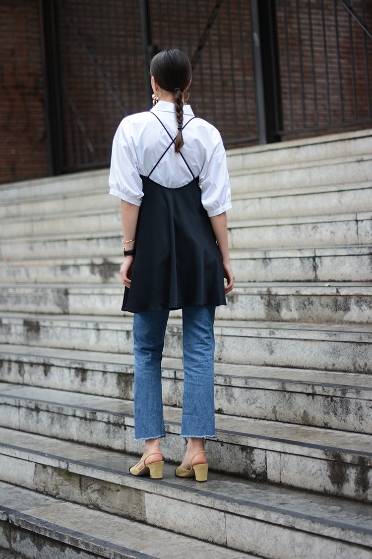 white-shirt-jeans-chanel-shoes-fashionvibe Wear Your Satin Dress With Jeans