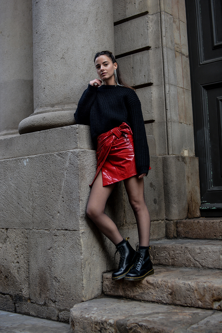 patent-red-skirt-acne-sweater-fshionvibe-zina-charkoplia What´s With The Red Patent Skirt?